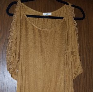 Mustard cold shoulder top sz L